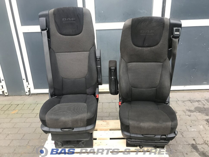 DAF XF106 Stoelen set DAF 1978966 - Tempat duduk untuk Truk: gambar 1 DAF XF106 Stoelen set DAF 1978966 - Tempat duduk untuk Truk: gambar 1