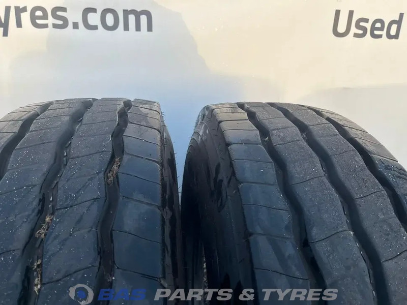 Goodyear Goodyear 13R22.5 OMNITRAC S 156/150 K M+S 3PMSF gebruikte set - Ban untuk Truk: gambar 2 Goodyear Goodyear 13R22.5 OMNITRAC S 156/150 K M+S 3PMSF gebruikte set - Ban untuk Truk: gambar 2