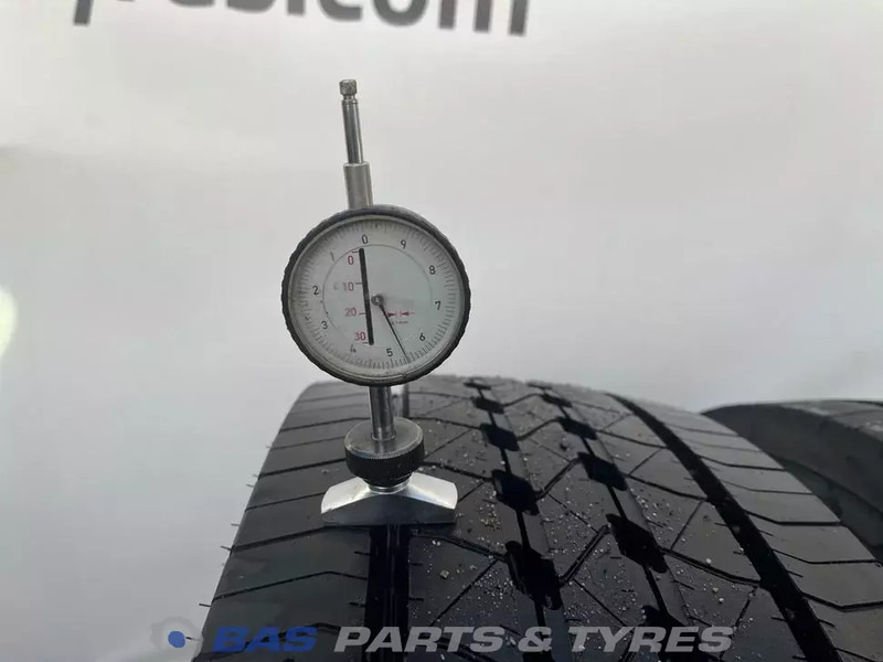 Goodyear Goodyear 295/80R22.5 KMAX S G2 154/149 M M+S 3PMSF gebruikte set - Ban untuk Truk: gambar 3 Goodyear Goodyear 295/80R22.5 KMAX S G2 154/149 M M+S 3PMSF gebruikte set - Ban untuk Truk: gambar 3