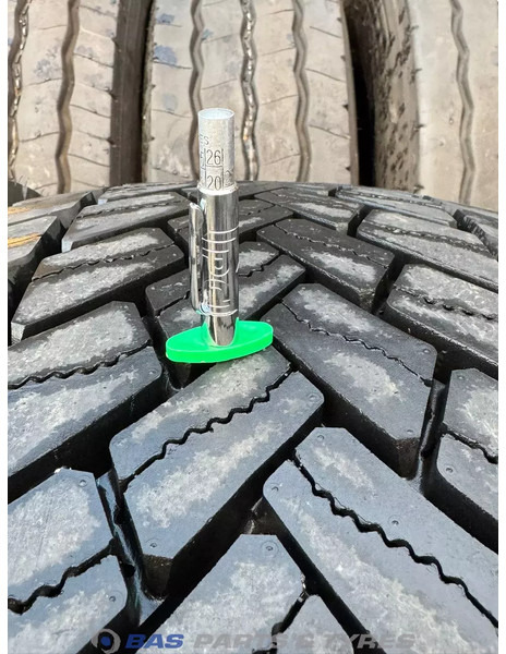 Goodyear Goodyear 295/80R22.5 Kmax D 152/148 K M+S 3PMSF gebruikte set - Ban untuk Truk: gambar 3 Goodyear Goodyear 295/80R22.5 Kmax D 152/148 K M+S 3PMSF gebruikte set - Ban untuk Truk: gambar 3