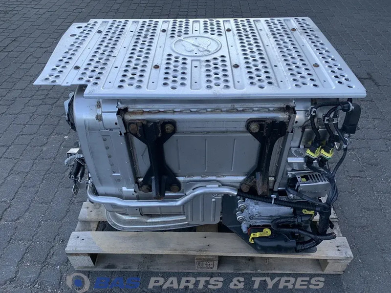 Mercedes-Benz Actros MP4 - Sistem pembuangan untuk Truk: gambar 3 Mercedes-Benz Actros MP4 - Sistem pembuangan untuk Truk: gambar 3