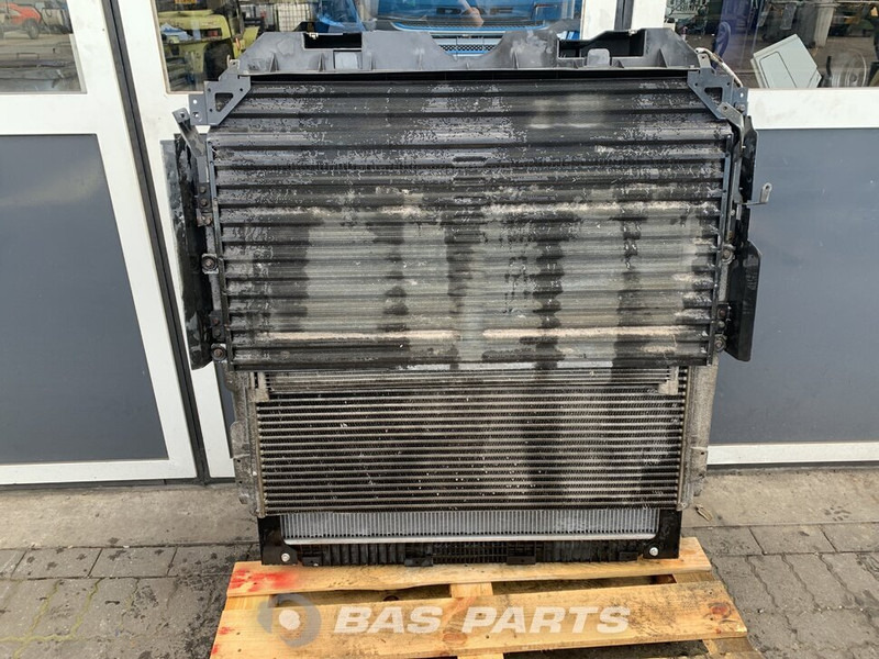 Mercedes-Benz Actros MP4 - Radiator untuk Truk: gambar 2 Mercedes-Benz Actros MP4 - Radiator untuk Truk: gambar 2