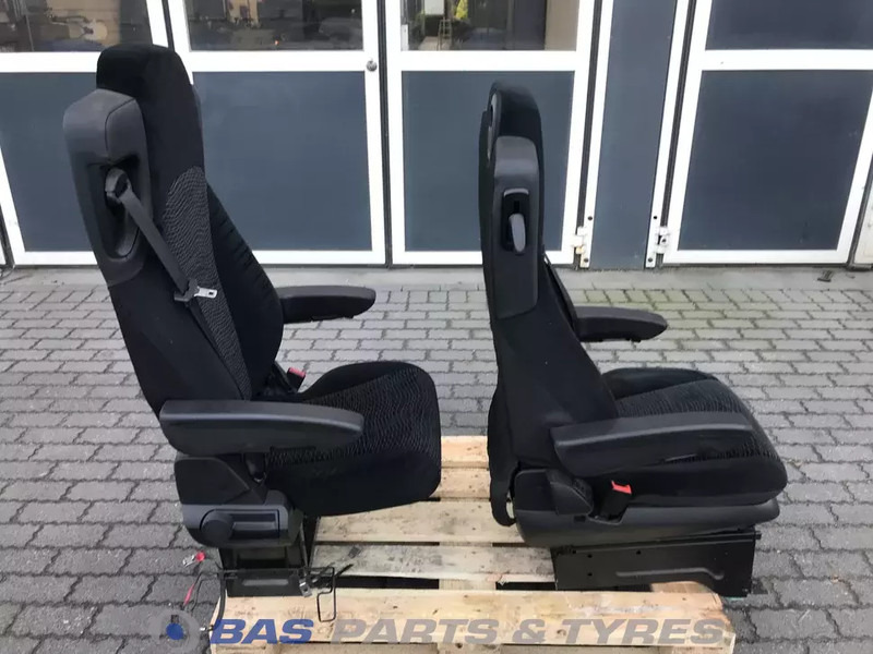 Mercedes-Benz Actros MP4 Stoelen set Mercedes A 960 910 75 01 - Tempat duduk untuk Truk: gambar 4 Mercedes-Benz Actros MP4 Stoelen set Mercedes A 960 910 75 01 - Tempat duduk untuk Truk: gambar 4