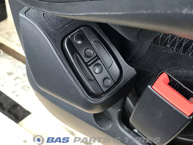 Mercedes-Benz Actros MP4 Stoelen set Mercedes A 960 910 75 01 - Tempat duduk untuk Truk: gambar 5 Mercedes-Benz Actros MP4 Stoelen set Mercedes A 960 910 75 01 - Tempat duduk untuk Truk: gambar 5