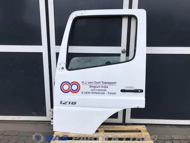 Mercedes-Benz - Pintu dan bagian untuk Truk: gambar 1 Mercedes-Benz - Pintu dan bagian untuk Truk: gambar 1