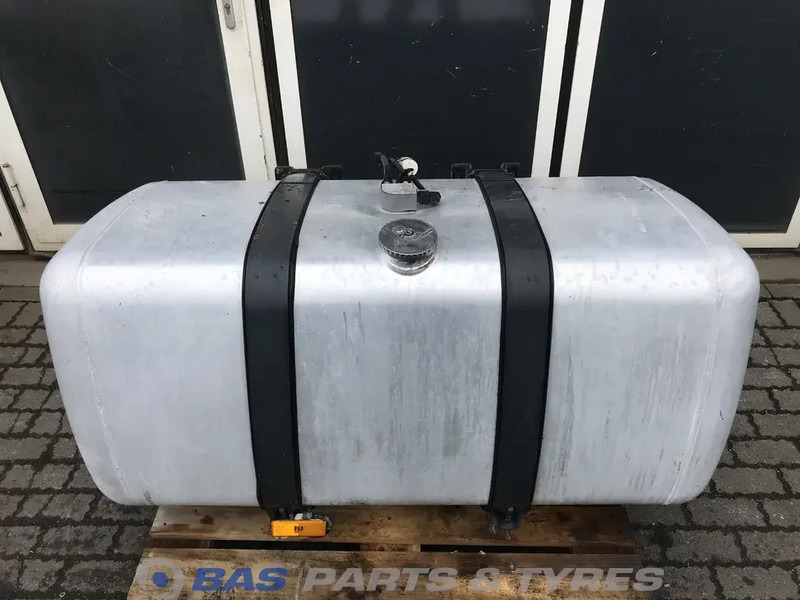 Mercedes-Benz Brandstoftank Mercedes 570 Liter A 960 475 27 03 - Tangki bahan bakar untuk Truk: gambar 1 Mercedes-Benz Brandstoftank Mercedes 570 Liter A 960 475 27 03 - Tangki bahan bakar untuk Truk: gambar 1