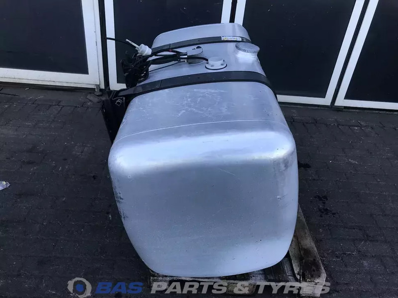 Mercedes-Benz Brandstoftank Mercedes 570 Liter A 960 475 27 03 - Tangki bahan bakar untuk Truk: gambar 4 Mercedes-Benz Brandstoftank Mercedes 570 Liter A 960 475 27 03 - Tangki bahan bakar untuk Truk: gambar 4