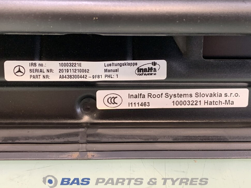 Mercedes-Benz Dakluik Mercedes A 943 830 04 42 - Pelindung matahari untuk Truk: gambar 3 Mercedes-Benz Dakluik Mercedes A 943 830 04 42 - Pelindung matahari untuk Truk: gambar 3