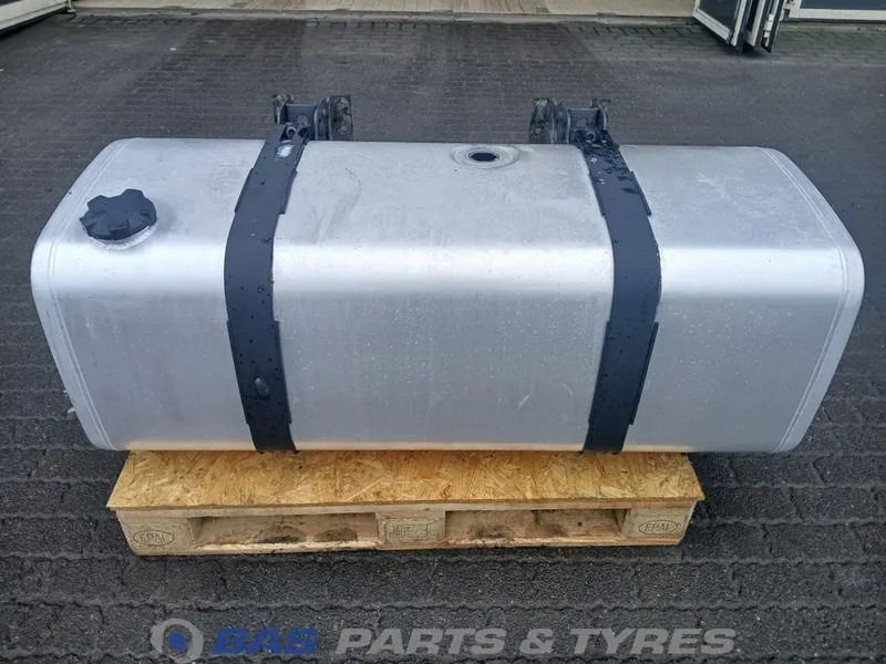 Renault Brandstoftank Renault 445 Liter G1204 - Tangki bahan bakar untuk Truk: gambar 1 Renault Brandstoftank Renault 445 Liter G1204 - Tangki bahan bakar untuk Truk: gambar 1