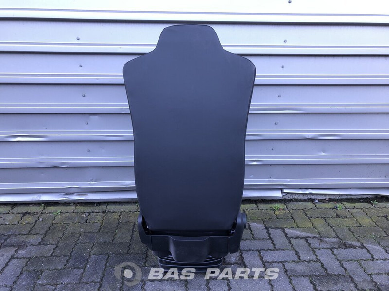 Renault D-Serie - Tempat duduk untuk Truk: gambar 3 Renault D-Serie - Tempat duduk untuk Truk: gambar 3