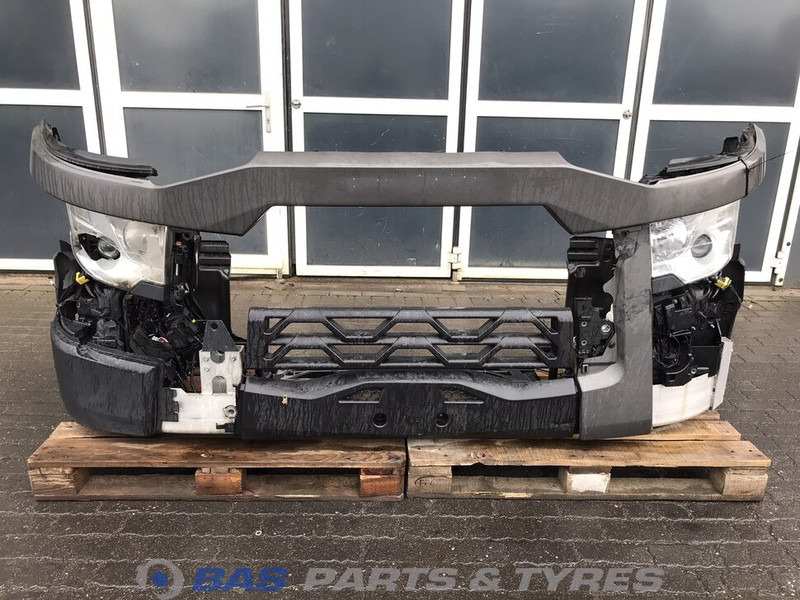 Renault T-Serie - Bumper untuk Truk: gambar 1 Renault T-Serie - Bumper untuk Truk: gambar 1