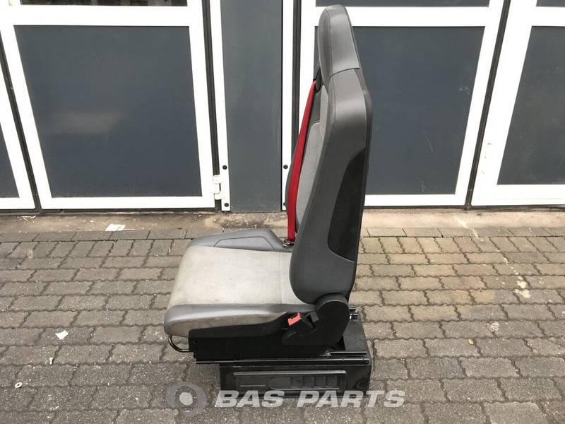 Renault T-Serie - Tempat duduk untuk Truk: gambar 2 Renault T-Serie - Tempat duduk untuk Truk: gambar 2