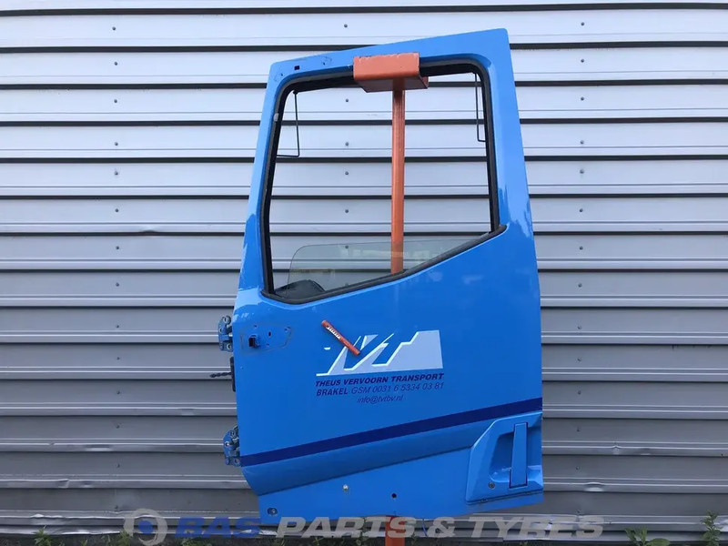 Renault T-Serie - Pintu dan bagian untuk Truk: gambar 1 Renault T-Serie - Pintu dan bagian untuk Truk: gambar 1