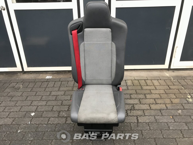 Renault T-Serie - Tempat duduk untuk Truk: gambar 1 Renault T-Serie - Tempat duduk untuk Truk: gambar 1