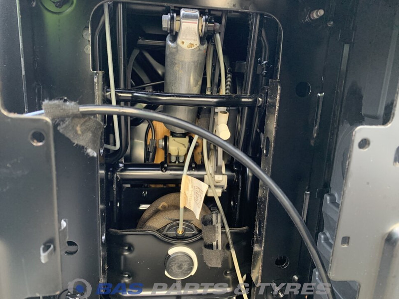 Renault T-Serie Bijrijdersstoel Renault 7421615420 - Tempat duduk untuk Truk: gambar 5 Renault T-Serie Bijrijdersstoel Renault 7421615420 - Tempat duduk untuk Truk: gambar 5