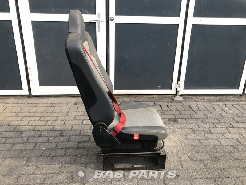 Renault T-Serie Bijrijdersstoel Renault 7482269090 - Tempat duduk untuk Truk: gambar 4 Renault T-Serie Bijrijdersstoel Renault 7482269090 - Tempat duduk untuk Truk: gambar 4