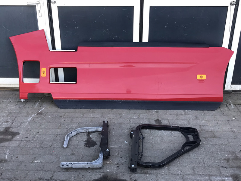 Renault T-Serie Evolution Sideskirt Set Renault 7424134838 - Tubuh dan eksterior untuk Truk: gambar 1 Renault T-Serie Evolution Sideskirt Set Renault 7424134838 - Tubuh dan eksterior untuk Truk: gambar 1