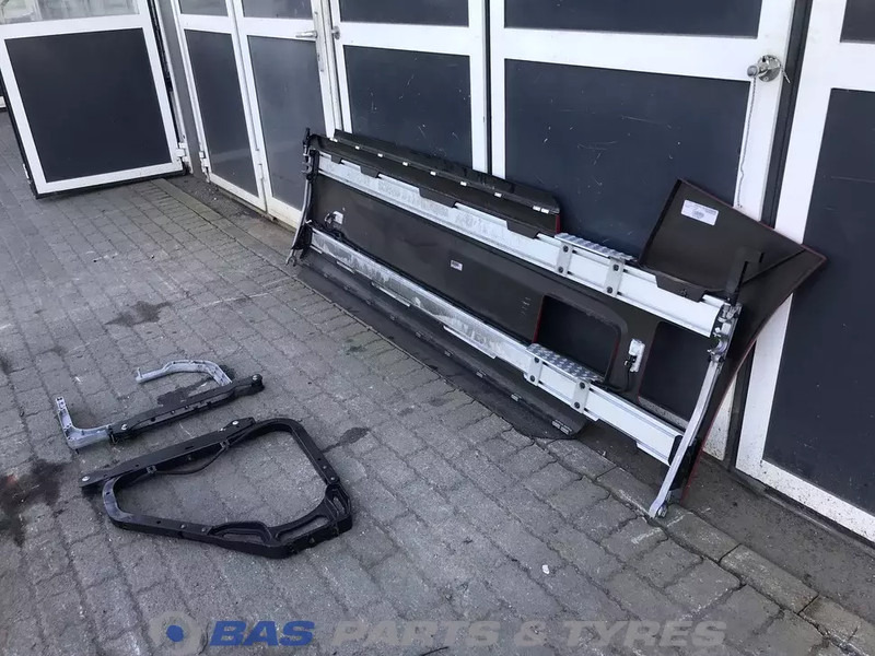 Renault T-Serie Evolution Sideskirt Set Renault 7424134838 - Tubuh dan eksterior untuk Truk: gambar 5 Renault T-Serie Evolution Sideskirt Set Renault 7424134838 - Tubuh dan eksterior untuk Truk: gambar 5