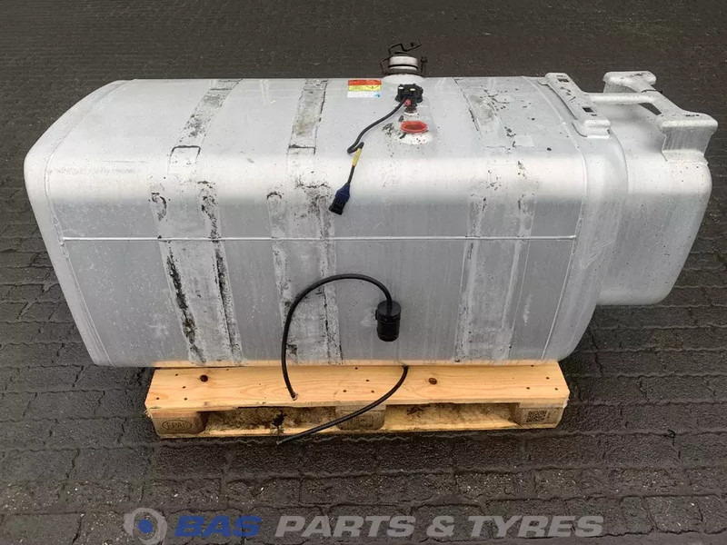 Scania Brandstoftank Scania 710 Liter 2532047 - Tangki bahan bakar untuk Truk: gambar 3 Scania Brandstoftank Scania 710 Liter 2532047 - Tangki bahan bakar untuk Truk: gambar 3