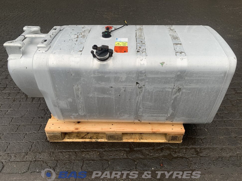 Scania Brandstoftank Scania 710 Liter 2532047 - Tangki bahan bakar untuk Truk: gambar 1 Scania Brandstoftank Scania 710 Liter 2532047 - Tangki bahan bakar untuk Truk: gambar 1