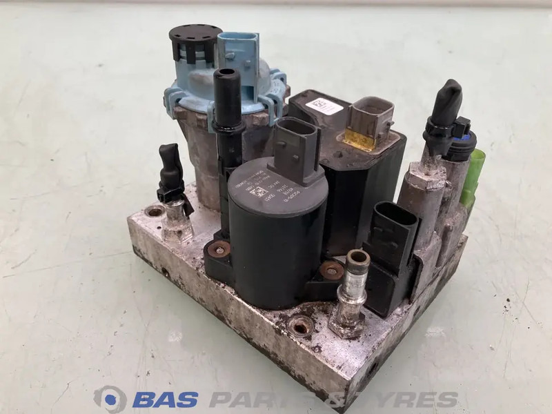 Renault AdBlue pomp Renault 7421679299 - Suku cadang untuk Truk: gambar 2 Renault AdBlue pomp Renault 7421679299 - Suku cadang untuk Truk: gambar 2