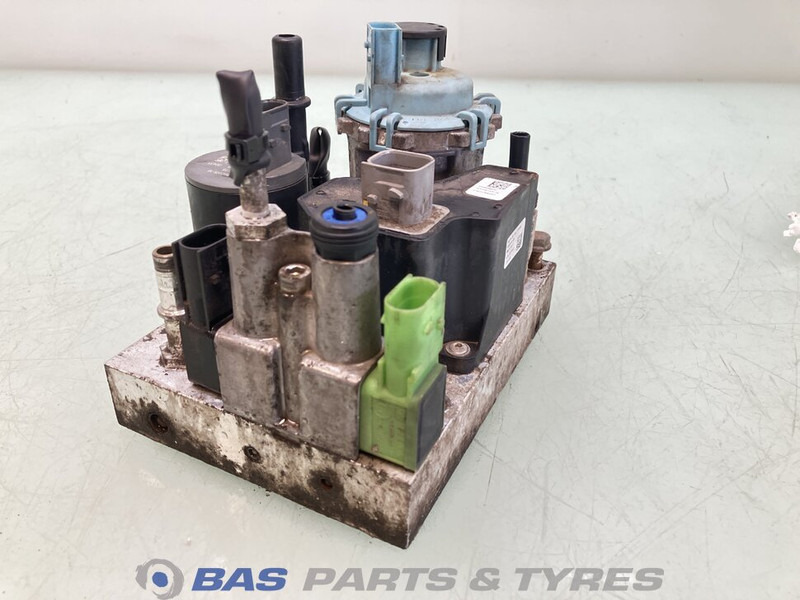 Renault AdBlue pomp Renault 7421679299 - Suku cadang untuk Truk: gambar 1 Renault AdBlue pomp Renault 7421679299 - Suku cadang untuk Truk: gambar 1