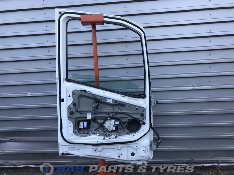 Volvo FH4 - Pintu dan bagian untuk Truk: gambar 2 Volvo FH4 - Pintu dan bagian untuk Truk: gambar 2