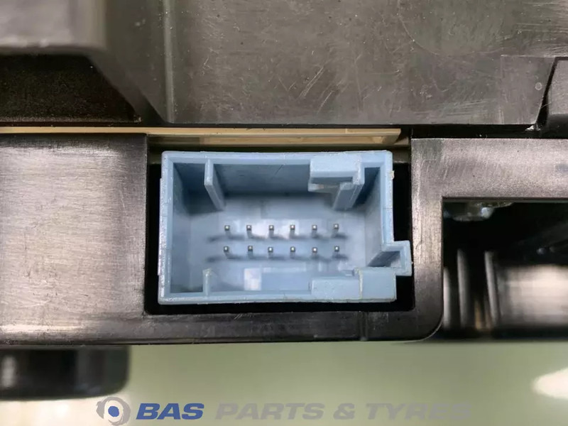 Volvo FH4 Instrumentenpaneel Volvo 21589170 - Dasbor untuk Truk: gambar 4 Volvo FH4 Instrumentenpaneel Volvo 21589170 - Dasbor untuk Truk: gambar 4