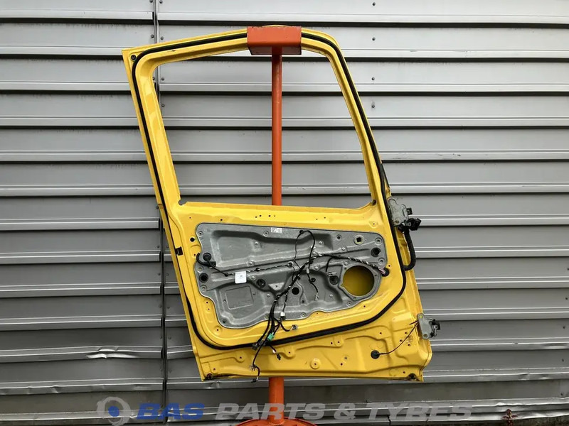 Volvo FH4B - Pintu dan bagian untuk Truk: gambar 2 Volvo FH4B - Pintu dan bagian untuk Truk: gambar 2