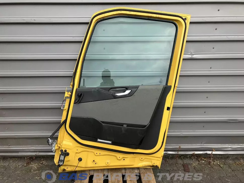 Volvo FH4B - Pintu dan bagian untuk Truk: gambar 2 Volvo FH4B - Pintu dan bagian untuk Truk: gambar 2