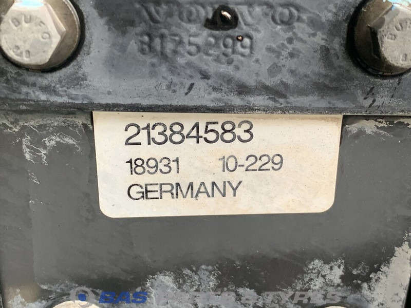 Volvo FM3 - Radiator untuk Truk: gambar 5 Volvo FM3 - Radiator untuk Truk: gambar 5