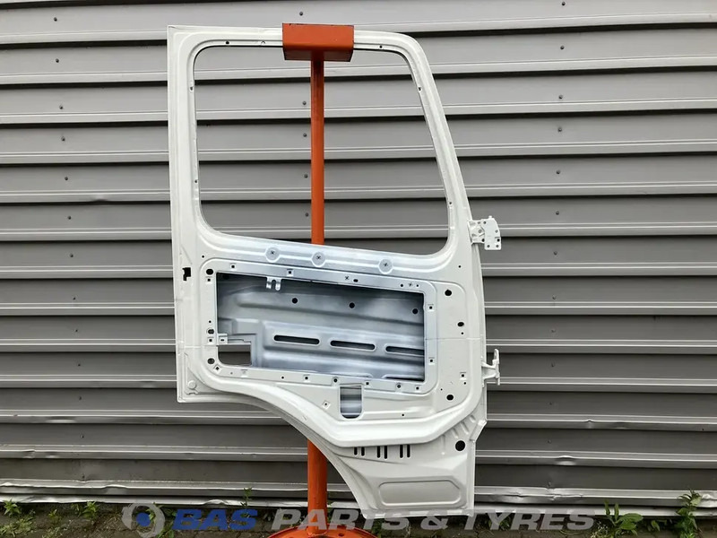 Volvo FM4 - Pintu dan bagian untuk Truk: gambar 2 Volvo FM4 - Pintu dan bagian untuk Truk: gambar 2