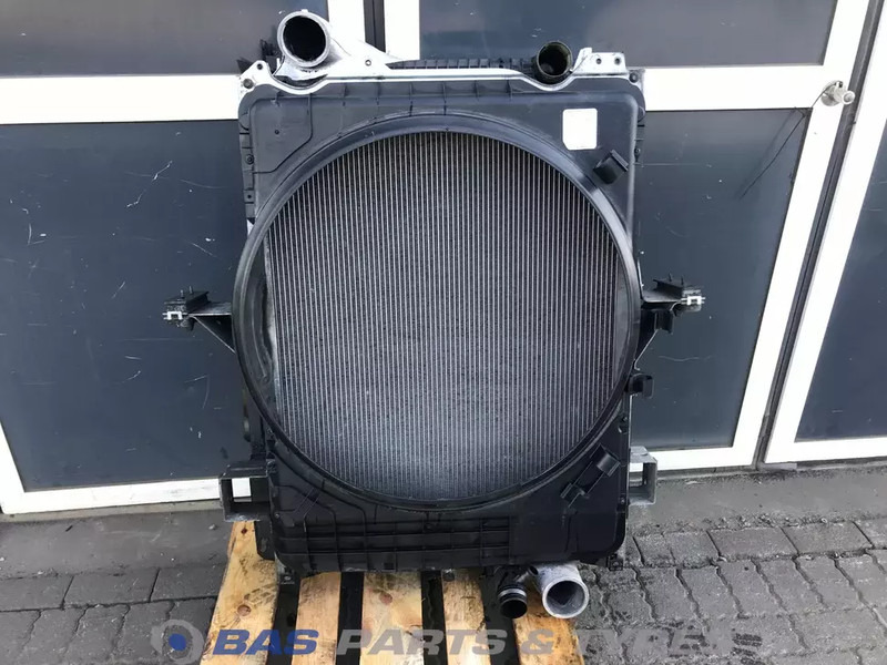 Volvo FM4 - Radiator untuk Truk: gambar 2 Volvo FM4 - Radiator untuk Truk: gambar 2