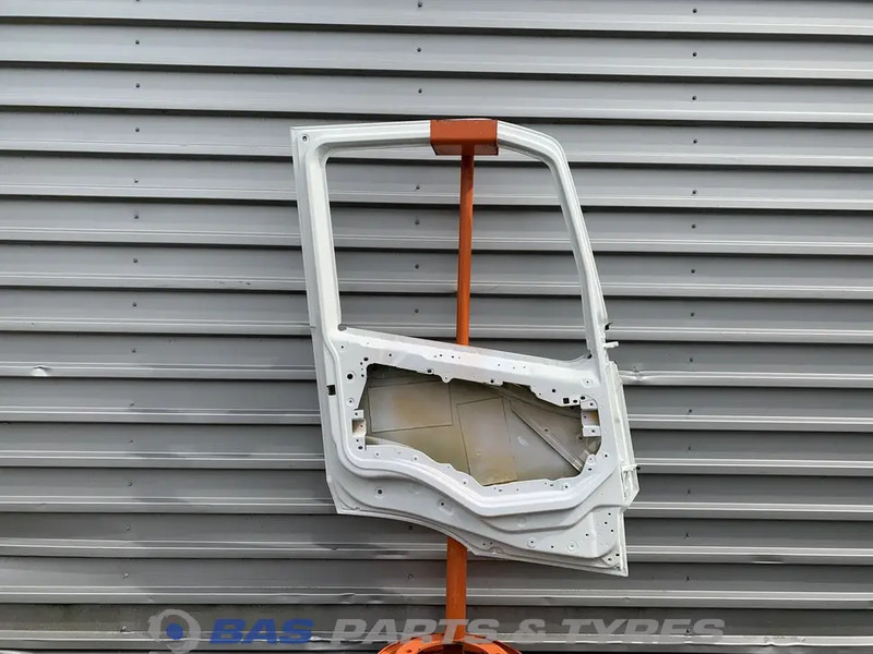 Volvo FM5 - Pintu dan bagian untuk Truk: gambar 2 Volvo FM5 - Pintu dan bagian untuk Truk: gambar 2