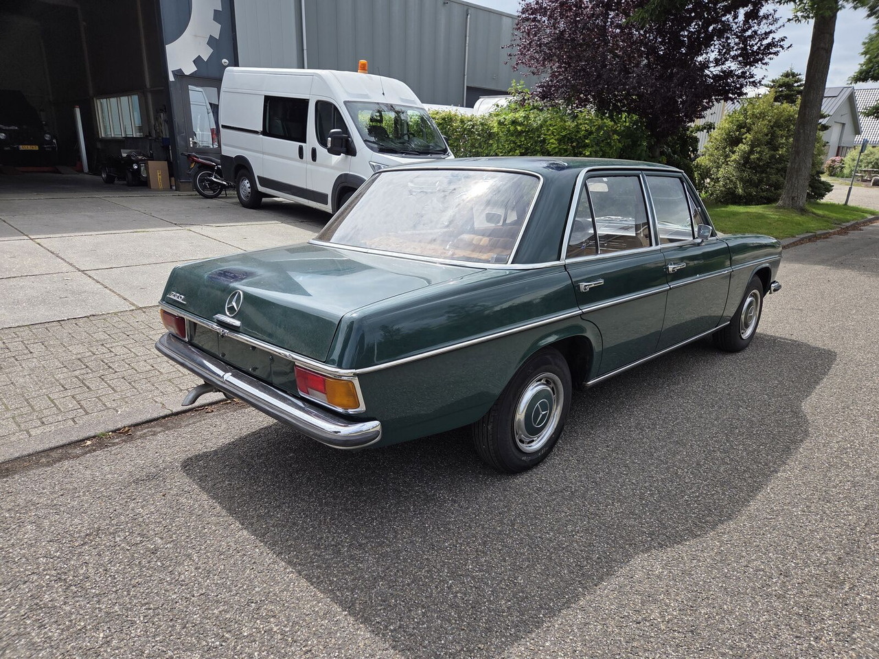 Mercedes-Benz 220 (W115) sedan - Mobil sedan: gambar 2 Mercedes-Benz 220 (W115) sedan - Mobil sedan: gambar 2