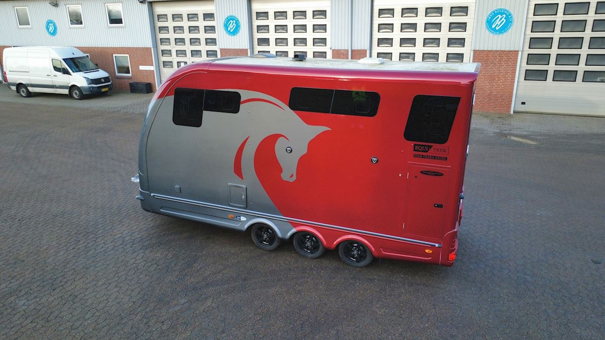 Equi-Trek Star-Treka - Trailer pengangkut kuda: gambar 2 Equi-Trek Star-Treka - Trailer pengangkut kuda: gambar 2