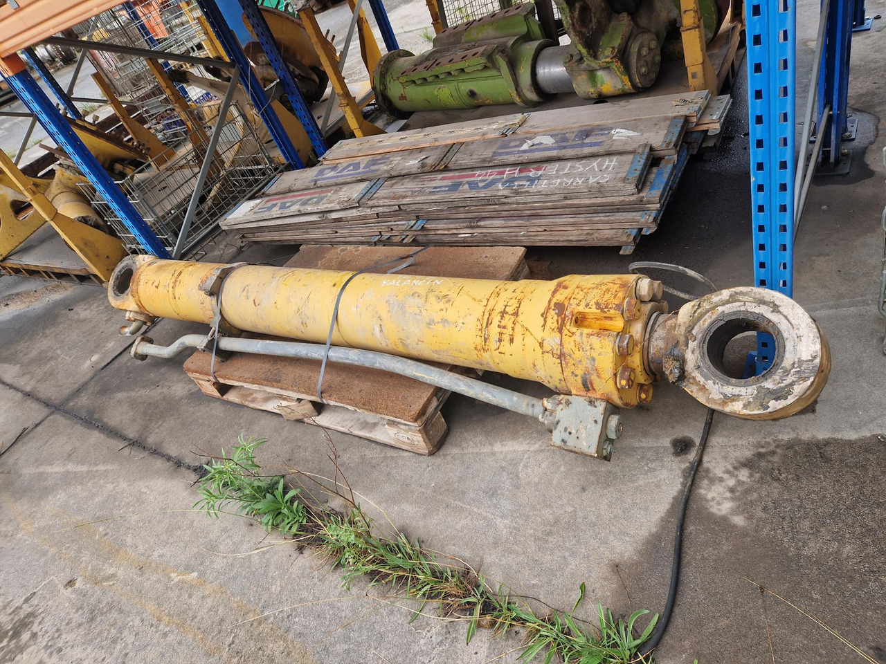 BOTELLA DE BALANCIN DE LIEBHERR R964B - Silinder hidrolik untuk Peralatan konstruksi: gambar 1 BOTELLA DE BALANCIN DE LIEBHERR R964B - Silinder hidrolik untuk Peralatan konstruksi: gambar 1