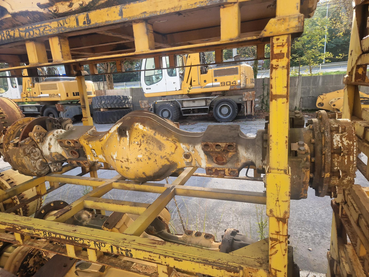 EJE DELANTERO/TRASERO DE VOLVO A25C - Poros dan bagian untuk Peralatan konstruksi: gambar 2 EJE DELANTERO/TRASERO DE VOLVO A25C - Poros dan bagian untuk Peralatan konstruksi: gambar 2