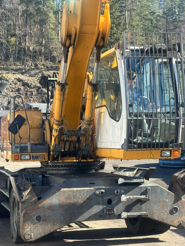 LIEBHERR A924C - Mesin pengisi: gambar 5 LIEBHERR A924C - Mesin pengisi: gambar 5