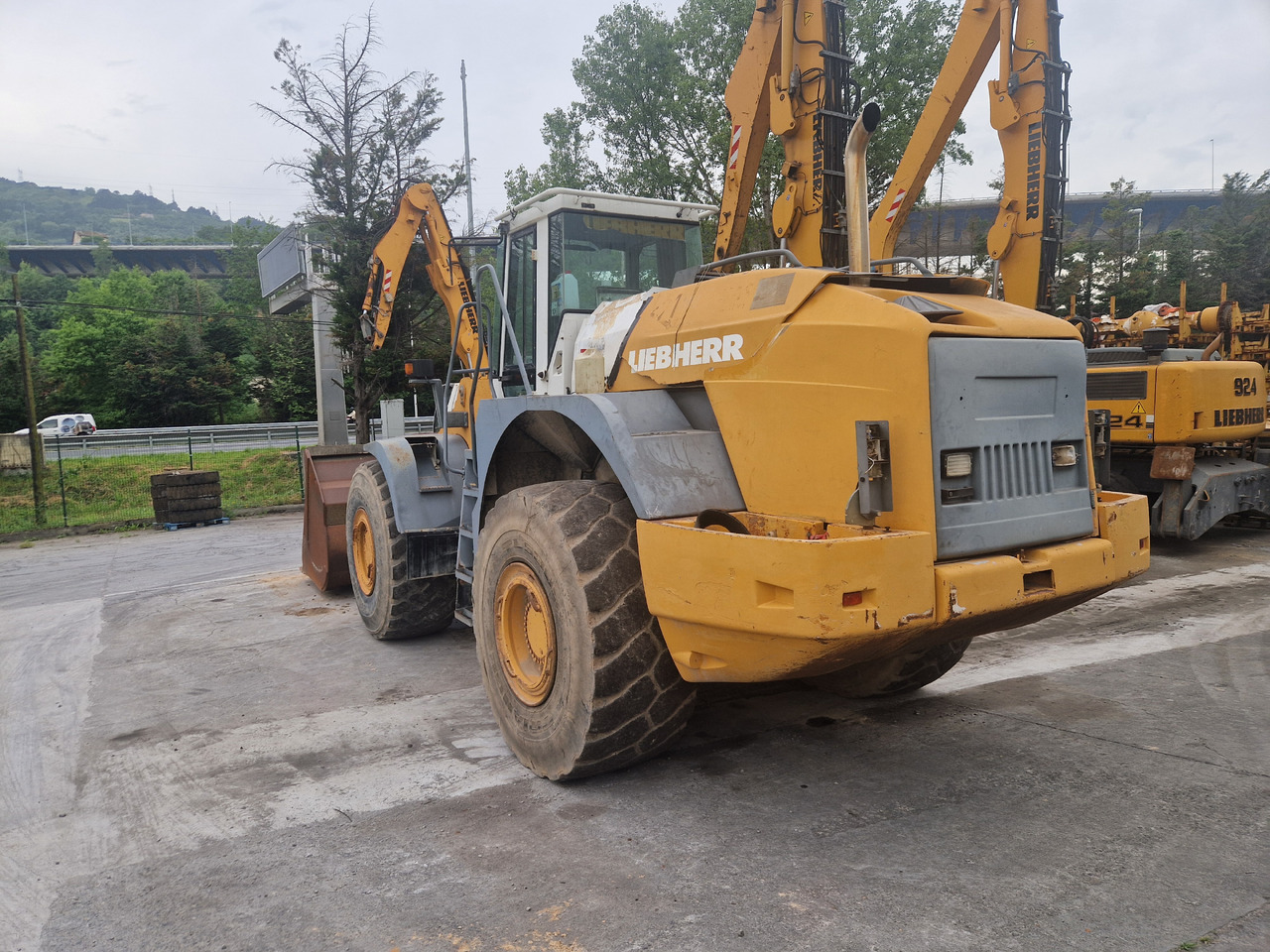 LIEBHERR L564 N/S: 4620899 (2001) - Wheel loader: gambar 4 LIEBHERR L564 N/S: 4620899 (2001) - Wheel loader: gambar 4