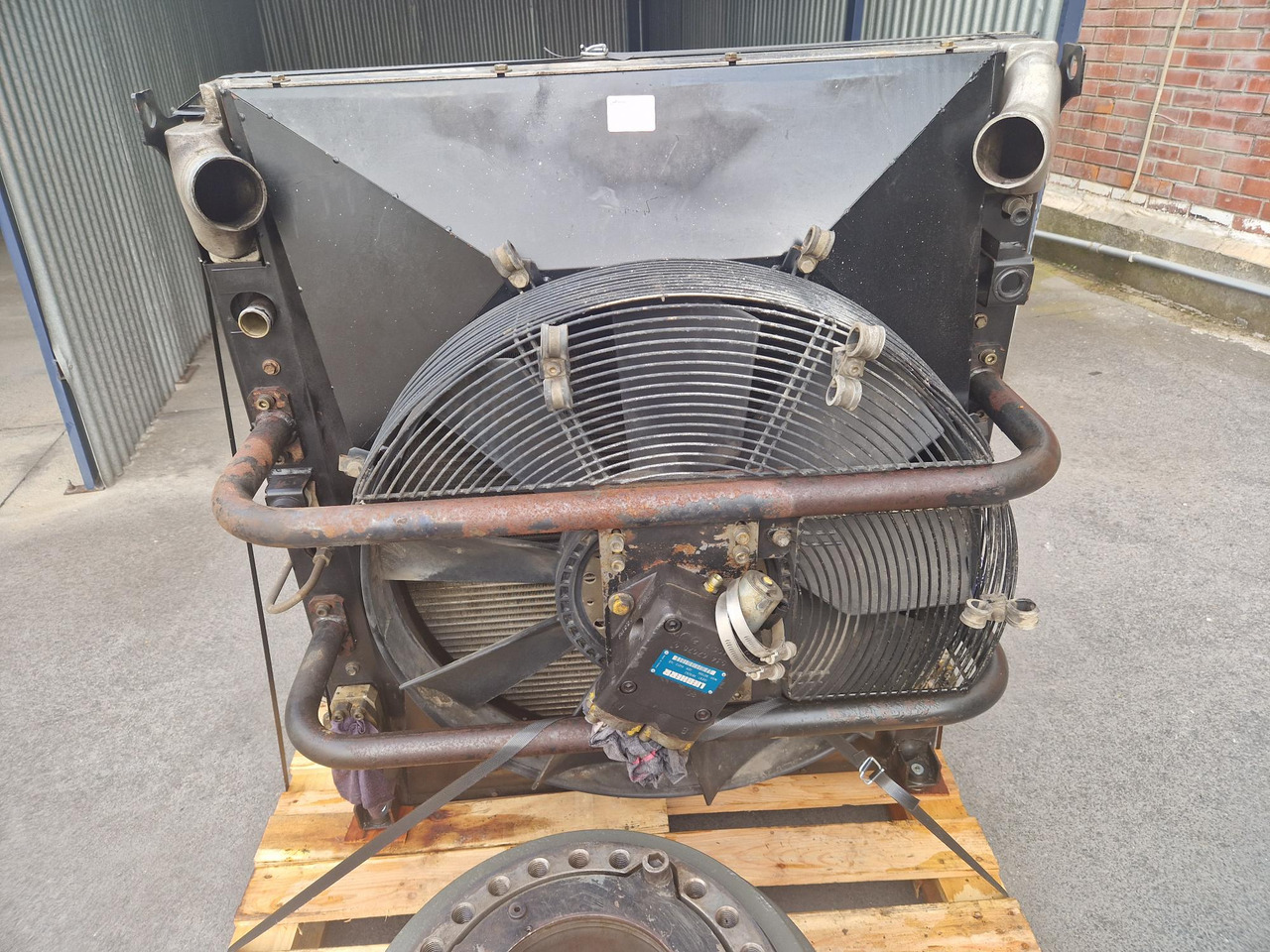 RADIADOR LIEBHERR R914B - Radiator untuk Peralatan konstruksi: gambar 1 RADIADOR LIEBHERR R914B - Radiator untuk Peralatan konstruksi: gambar 1
