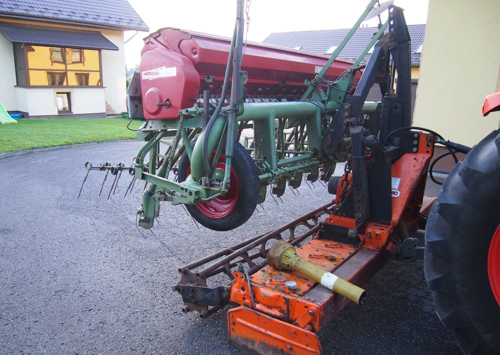Agregat uprawowo-siewny Maschio 300 1998 Agregat uprawowo-siewny Maschio Nodet - Menggabungkan bor benih: gambar 3 Agregat uprawowo-siewny Maschio 300 1998 Agregat uprawowo-siewny Maschio Nodet - Menggabungkan bor benih: gambar 3