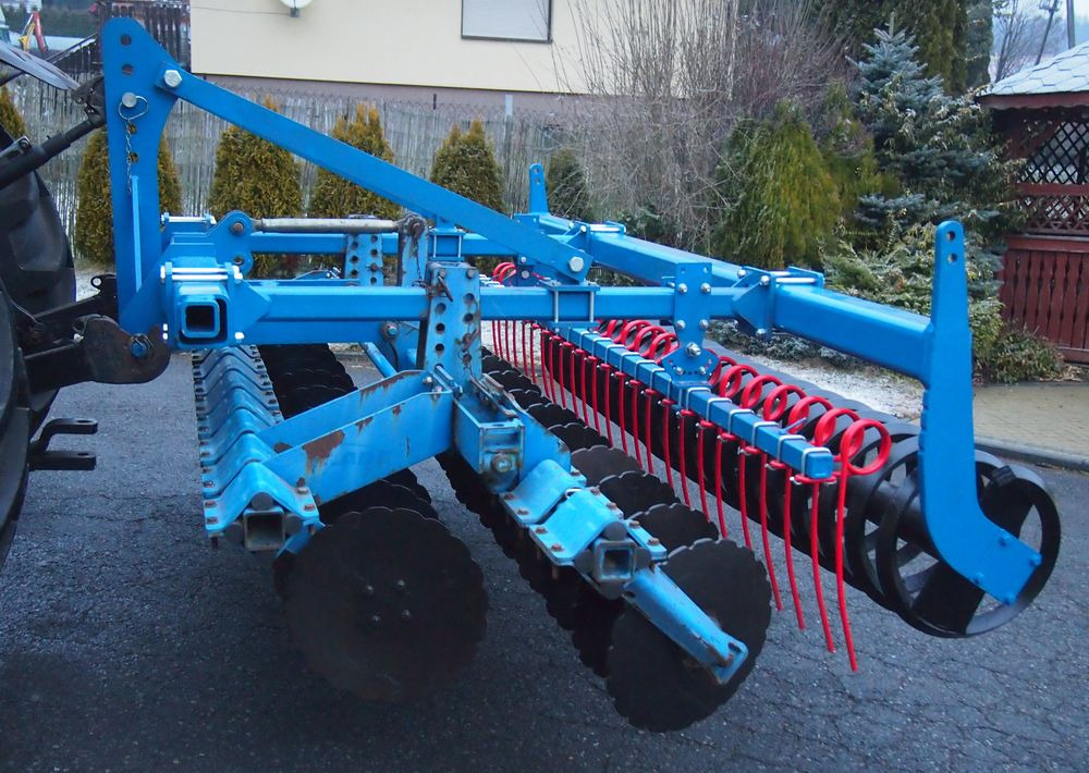 Brona talerzowa Rabe Werk RABE WERK Fielo biro 3000 2006 Brona talerzowa RABE - Garu cakram: gambar 4 Brona talerzowa Rabe Werk RABE WERK Fielo biro 3000 2006 Brona talerzowa RABE - Garu cakram: gambar 4