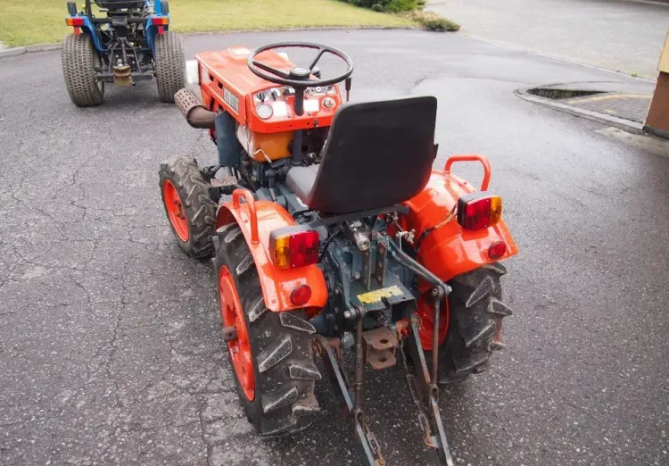 Traktor Ciągnik Kubota B6100 1995 4x4: gambar 8