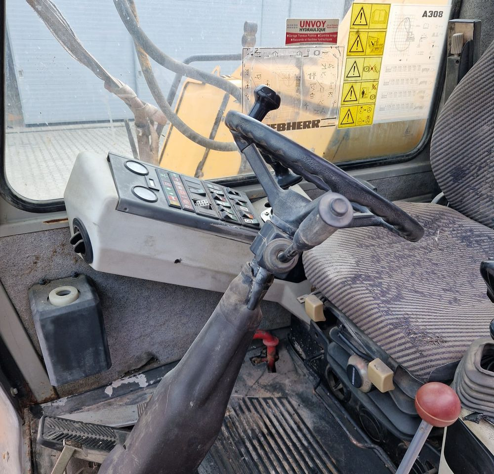 Pozostałe części Liebherr Liebherr A308 1999 Koparka kołowa Liebherr 308 - Ekskavator: gambar 5 Pozostałe części Liebherr Liebherr A308 1999 Koparka kołowa Liebherr 308 - Ekskavator: gambar 5