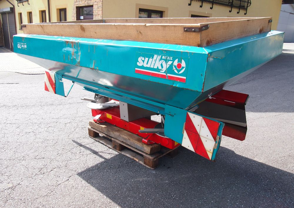 Rozsiewacz nawozów Sulky DPX GL 2000 18-24m Rozsiewacz nawozów Sulky - Penyebar pupuk: gambar 2 Rozsiewacz nawozów Sulky DPX GL 2000 18-24m Rozsiewacz nawozów Sulky - Penyebar pupuk: gambar 2