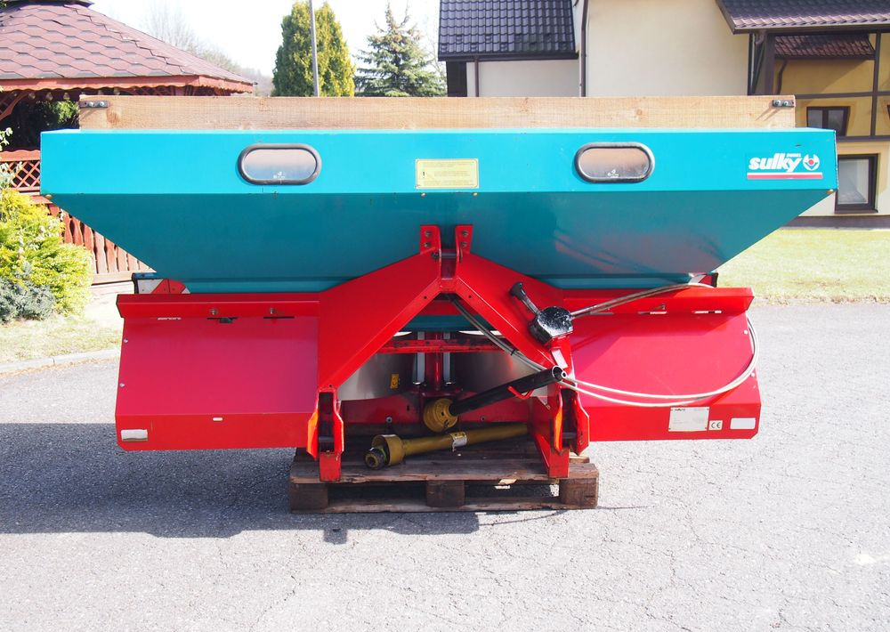 Rozsiewacz nawozów Sulky DPX GL 2000 18-24m Rozsiewacz nawozów Sulky - Penyebar pupuk: gambar 1 Rozsiewacz nawozów Sulky DPX GL 2000 18-24m Rozsiewacz nawozów Sulky - Penyebar pupuk: gambar 1