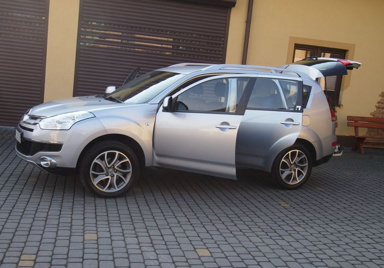 Samochód Citroen C-Crosser 2.2 HDI 2010 Samochód osobowy SUW 4x4 - Mobil: gambar 2 Samochód Citroen C-Crosser 2.2 HDI 2010 Samochód osobowy SUW 4x4 - Mobil: gambar 2