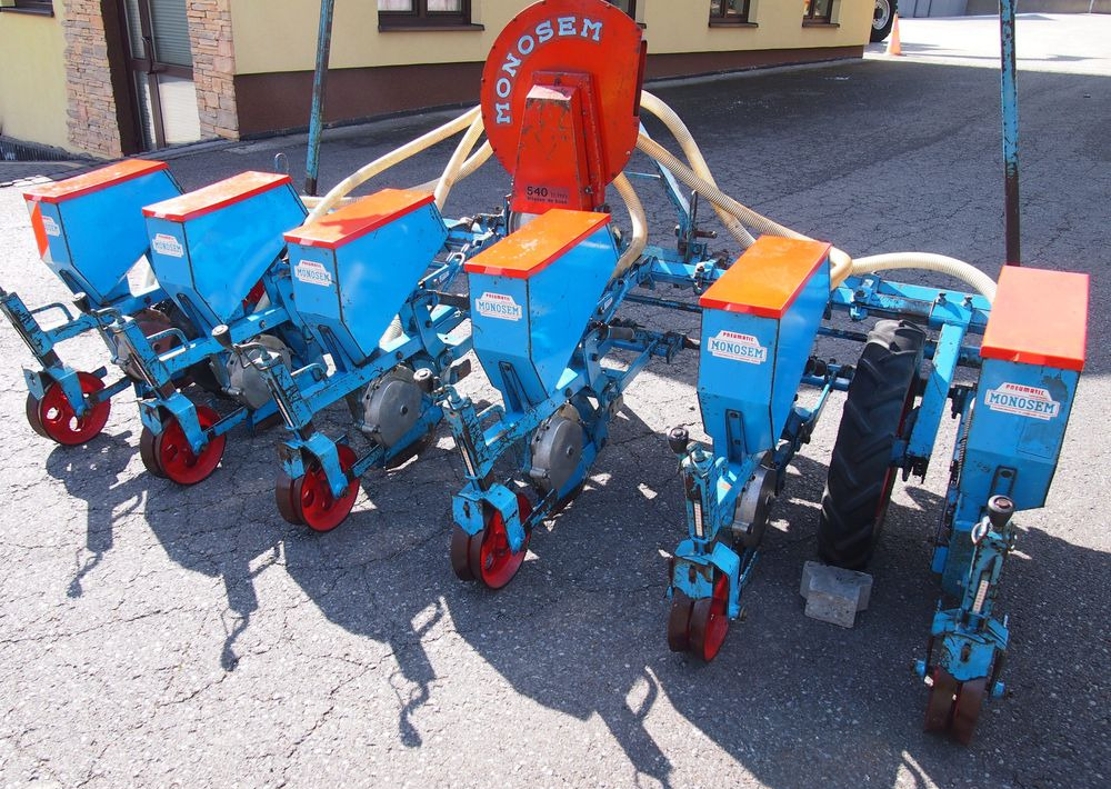 Siewnik Monosem do kukurydzy ,buraków i słonecznika - Penabur presisi: gambar 5 Siewnik Monosem do kukurydzy ,buraków i słonecznika - Penabur presisi: gambar 5