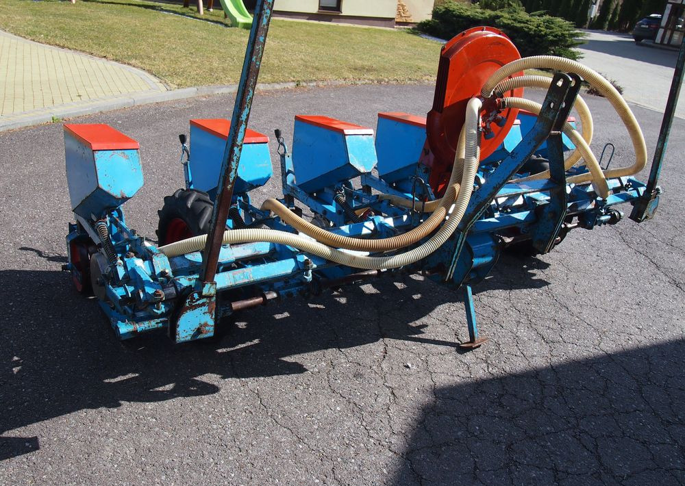 Siewnik Monosem do kukurydzy ,buraków i słonecznika - Penabur presisi: gambar 3 Siewnik Monosem do kukurydzy ,buraków i słonecznika - Penabur presisi: gambar 3